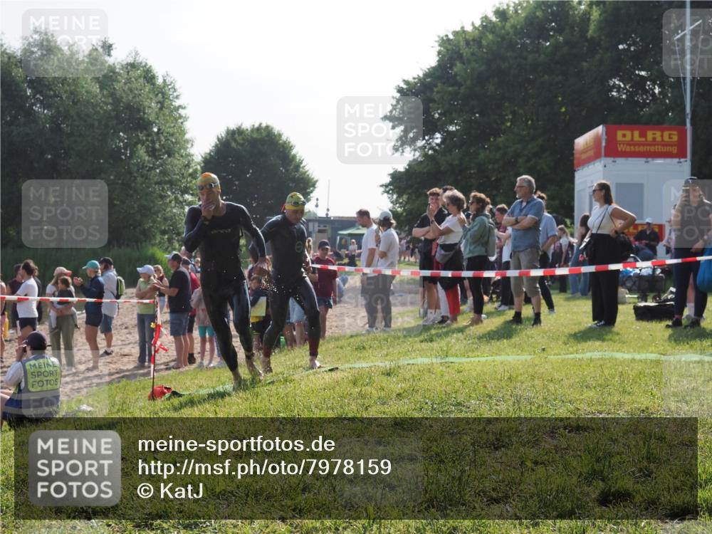 15.06.2025 - 27. Vierlanden-Triathlon KatJ http://msf.ph/oto/7978159 15.06.2025 08:39:13 Schwimmen 77, 120, 165 meine-sportfotos.de