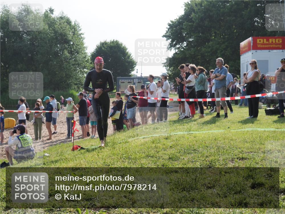 15.06.2025 - 27. Vierlanden-Triathlon KatJ http://msf.ph/oto/7978214 15.06.2025 08:39:21 Schwimmen 120, 132, 165 meine-sportfotos.de