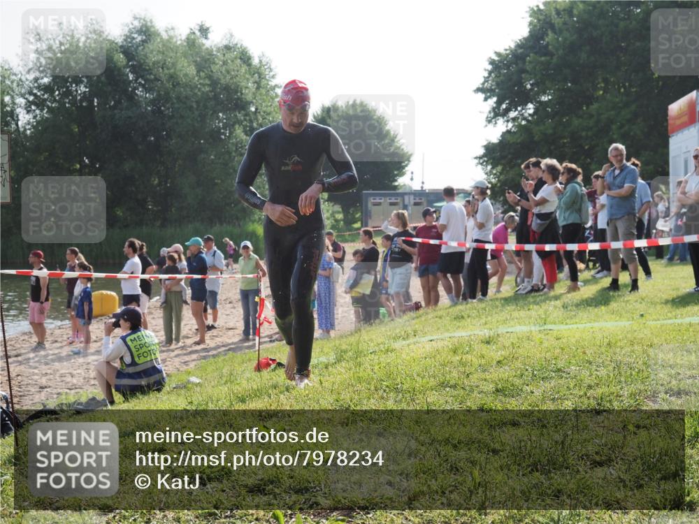 15.06.2025 - 27. Vierlanden-Triathlon KatJ http://msf.ph/oto/7978234 15.06.2025 08:39:22 Schwimmen 120, 132, 165 meine-sportfotos.de