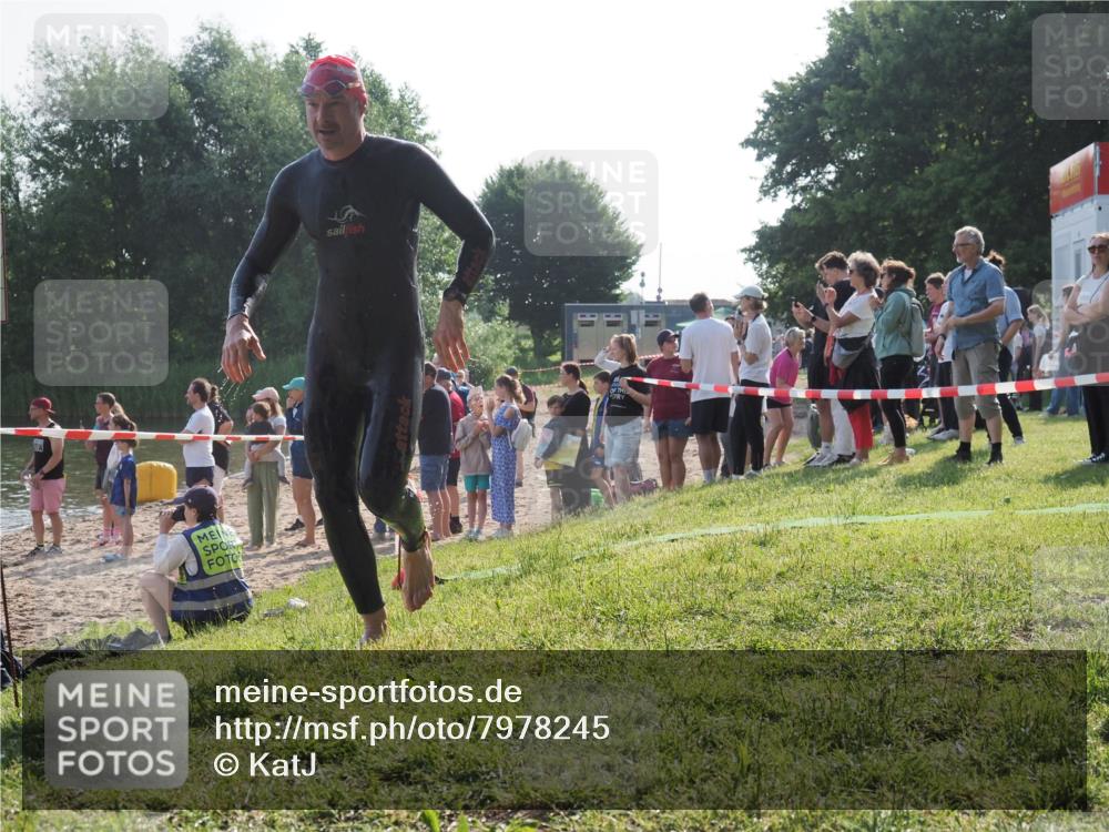 15.06.2025 - 27. Vierlanden-Triathlon KatJ http://msf.ph/oto/7978245 15.06.2025 08:39:22 Schwimmen 120, 132, 165 meine-sportfotos.de