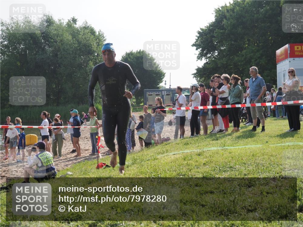 15.06.2025 - 27. Vierlanden-Triathlon KatJ http://msf.ph/oto/7978280 15.06.2025 08:39:37 Schwimmen 168 meine-sportfotos.de