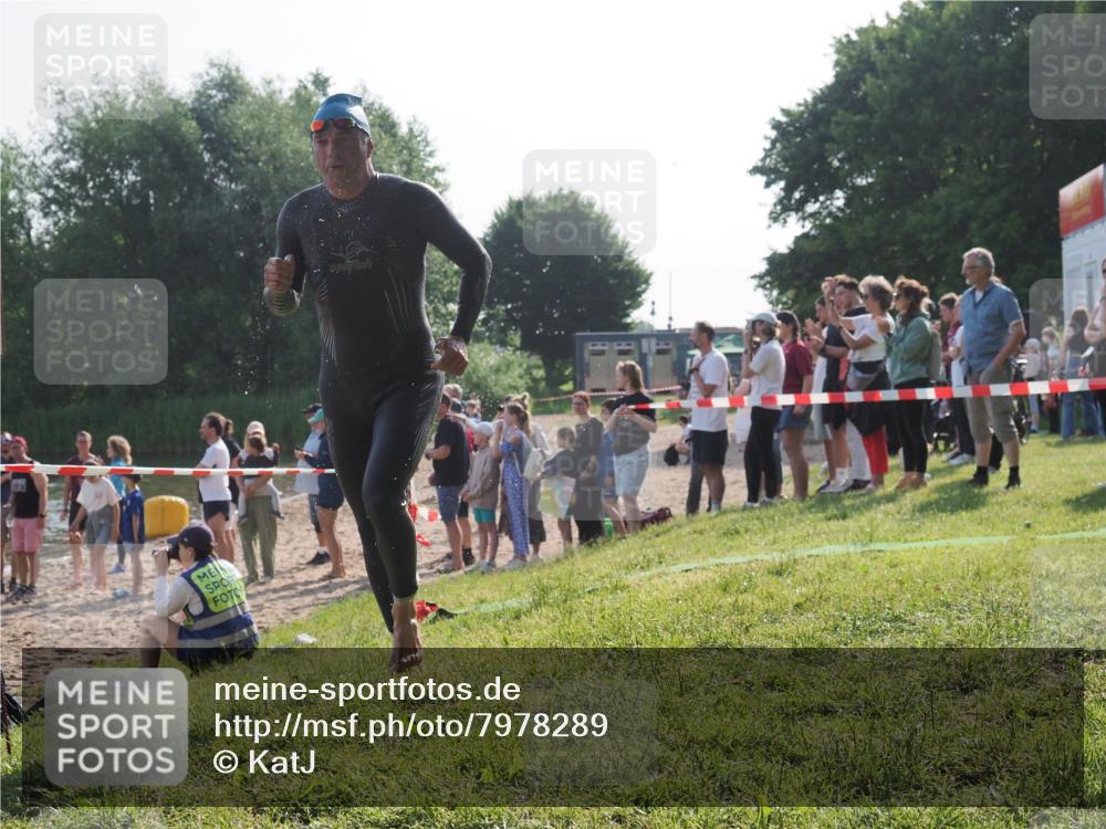 15.06.2025 - 27. Vierlanden-Triathlon KatJ http://msf.ph/oto/7978289 15.06.2025 08:39:38 Schwimmen 168 meine-sportfotos.de