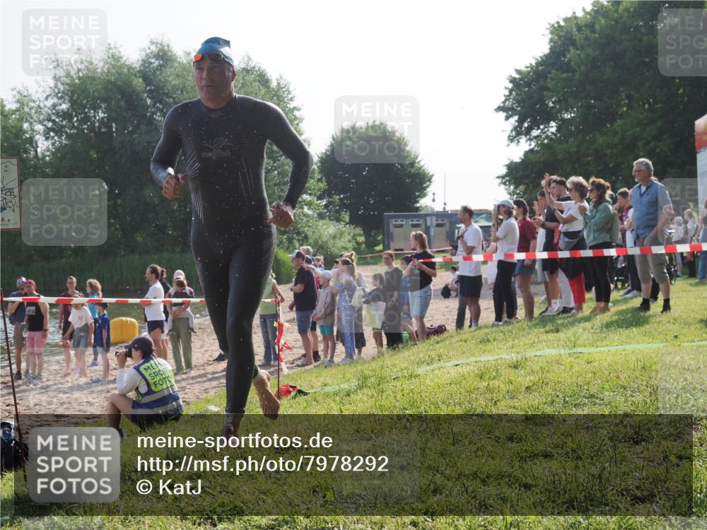 15.06.2025 - 27. Vierlanden-Triathlon KatJ http://msf.ph/oto/7978292 15.06.2025 08:39:38 Schwimmen 168 meine-sportfotos.de