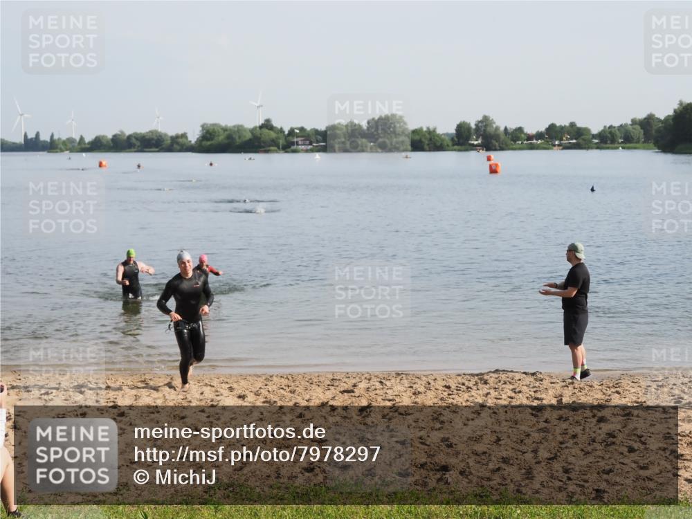 21.06.2025 - 27. Vierlanden-Triathlon MichiJ http://msf.ph/oto/7978297 15.06.2026 08:48:44 Schwimmen 19, 123 meine-sportfotos.de