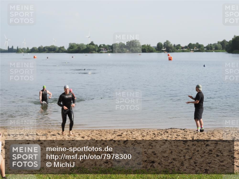 21.06.2025 - 27. Vierlanden-Triathlon MichiJ http://msf.ph/oto/7978300 15.06.2026 08:48:44 Schwimmen 19, 123 meine-sportfotos.de