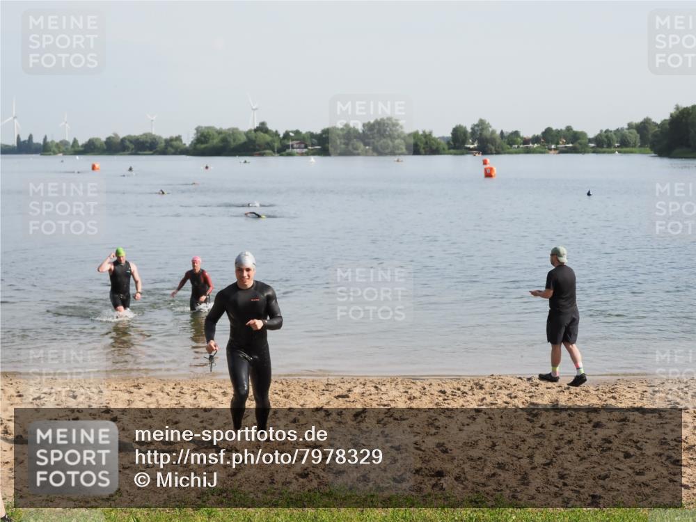 21.06.2025 - 27. Vierlanden-Triathlon MichiJ http://msf.ph/oto/7978329 15.06.2026 08:48:46 Schwimmen 19, 144 meine-sportfotos.de