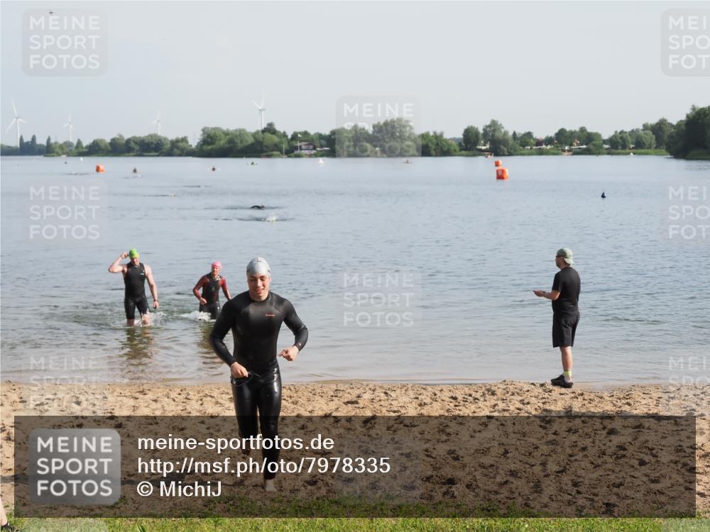 21.06.2025 - 27. Vierlanden-Triathlon MichiJ http://msf.ph/oto/7978335 15.06.2026 08:48:47 Schwimmen 19, 144 meine-sportfotos.de