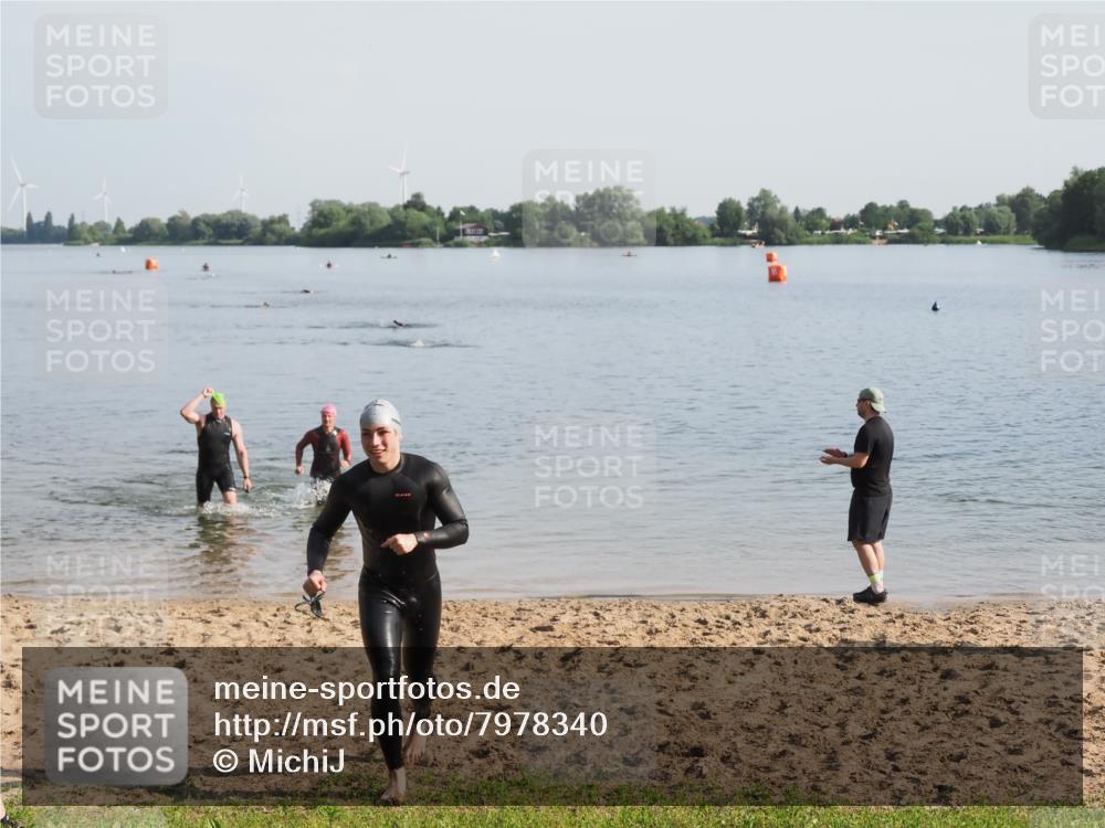 21.06.2025 - 27. Vierlanden-Triathlon MichiJ http://msf.ph/oto/7978340 15.06.2026 08:48:47 Schwimmen 19, 144 meine-sportfotos.de