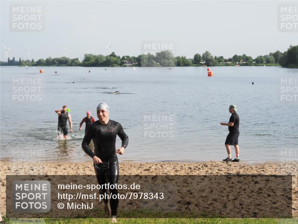21.06.2025 - 27. Vierlanden-Triathlon MichiJ http://msf.ph/oto/7978343 15.06.2026 08:48:47 Schwimmen 19, 144 meine-sportfotos.de