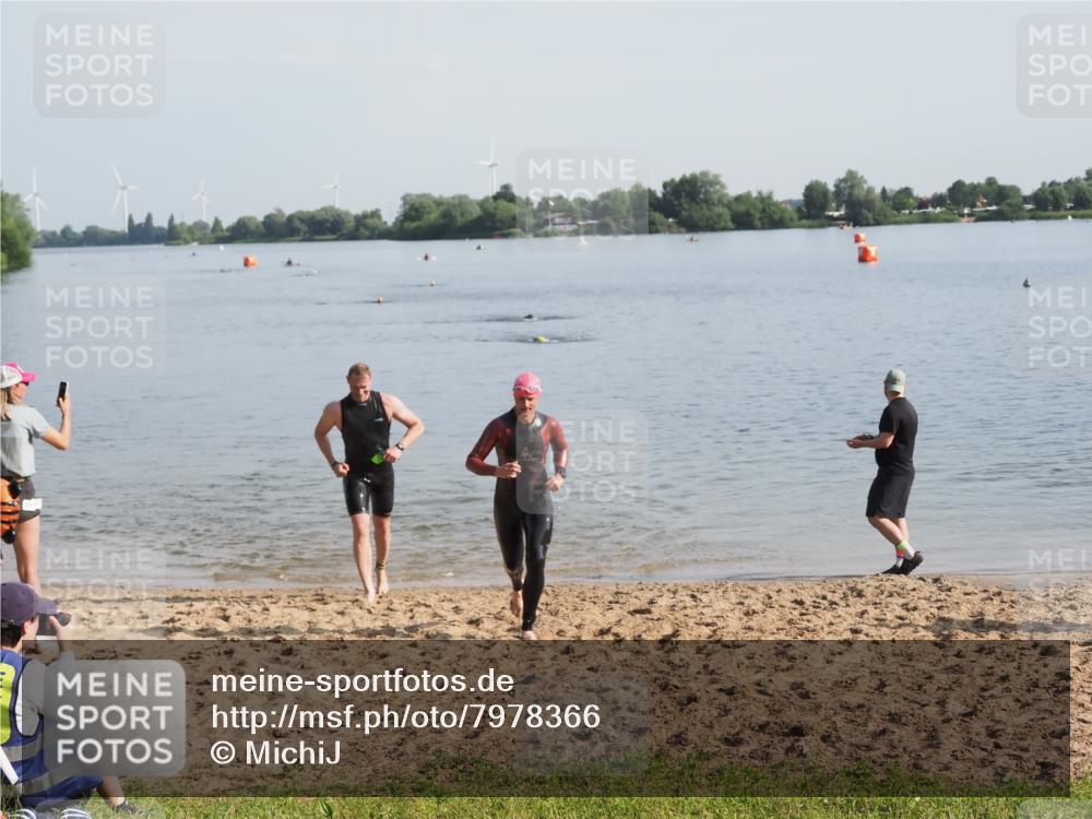 21.06.2025 - 27. Vierlanden-Triathlon MichiJ http://msf.ph/oto/7978366 15.06.2026 08:48:52 Schwimmen 19, 115, 144 meine-sportfotos.de