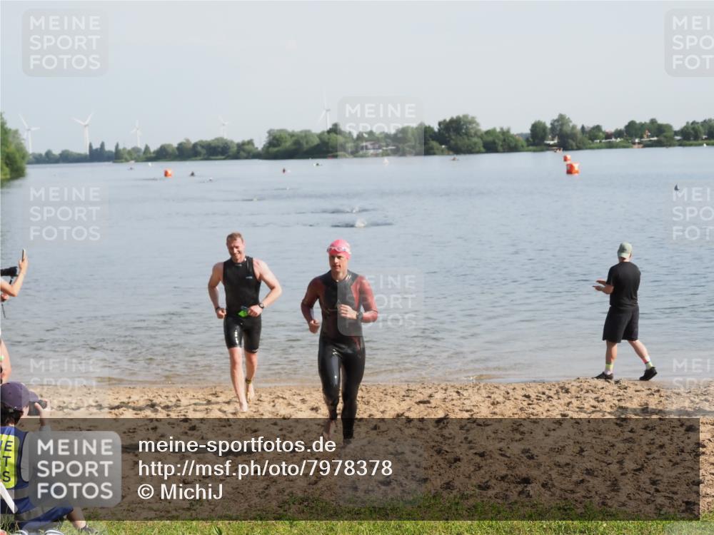 21.06.2025 - 27. Vierlanden-Triathlon MichiJ http://msf.ph/oto/7978378 15.06.2026 08:48:53 Schwimmen 19, 115, 144 meine-sportfotos.de