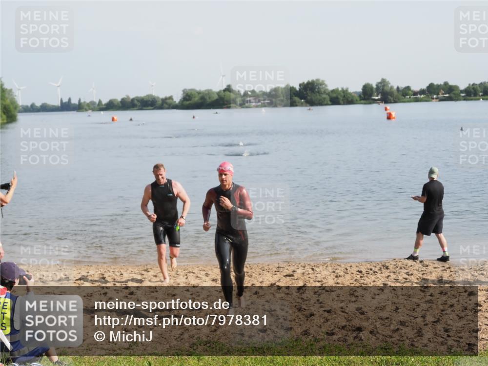 21.06.2025 - 27. Vierlanden-Triathlon MichiJ http://msf.ph/oto/7978381 15.06.2026 08:48:53 Schwimmen 19, 115, 144 meine-sportfotos.de