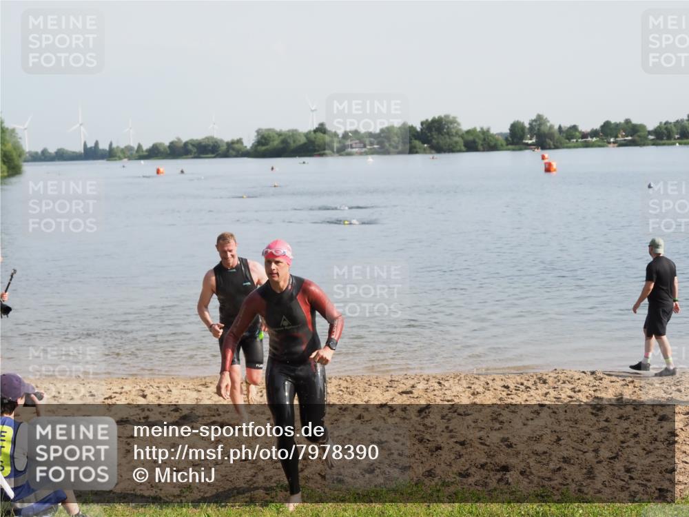21.06.2025 - 27. Vierlanden-Triathlon MichiJ http://msf.ph/oto/7978390 15.06.2026 08:48:54 Schwimmen 19, 115, 144 meine-sportfotos.de