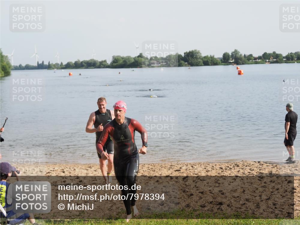 21.06.2025 - 27. Vierlanden-Triathlon MichiJ http://msf.ph/oto/7978394 15.06.2026 08:48:54 Schwimmen 19, 115, 144 meine-sportfotos.de