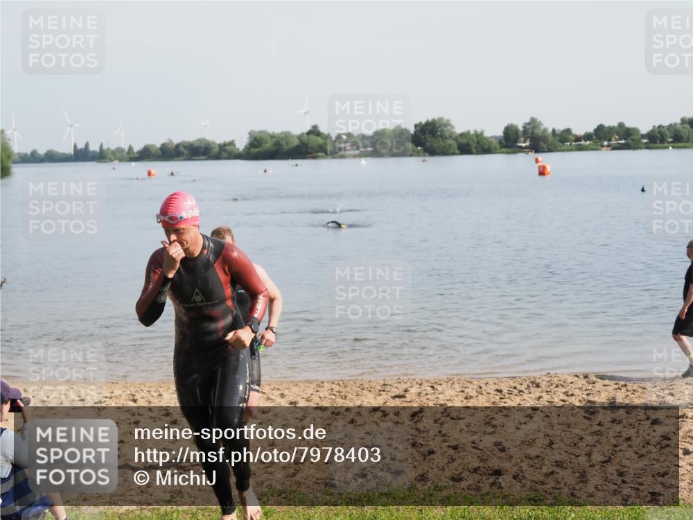 21.06.2025 - 27. Vierlanden-Triathlon MichiJ http://msf.ph/oto/7978403 15.06.2026 08:48:55 Schwimmen 19, 115, 144 meine-sportfotos.de