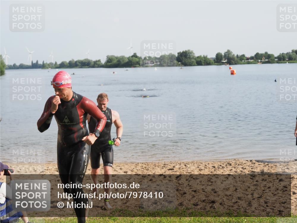 21.06.2025 - 27. Vierlanden-Triathlon MichiJ http://msf.ph/oto/7978410 15.06.2026 08:48:55 Schwimmen 19, 115, 144 meine-sportfotos.de