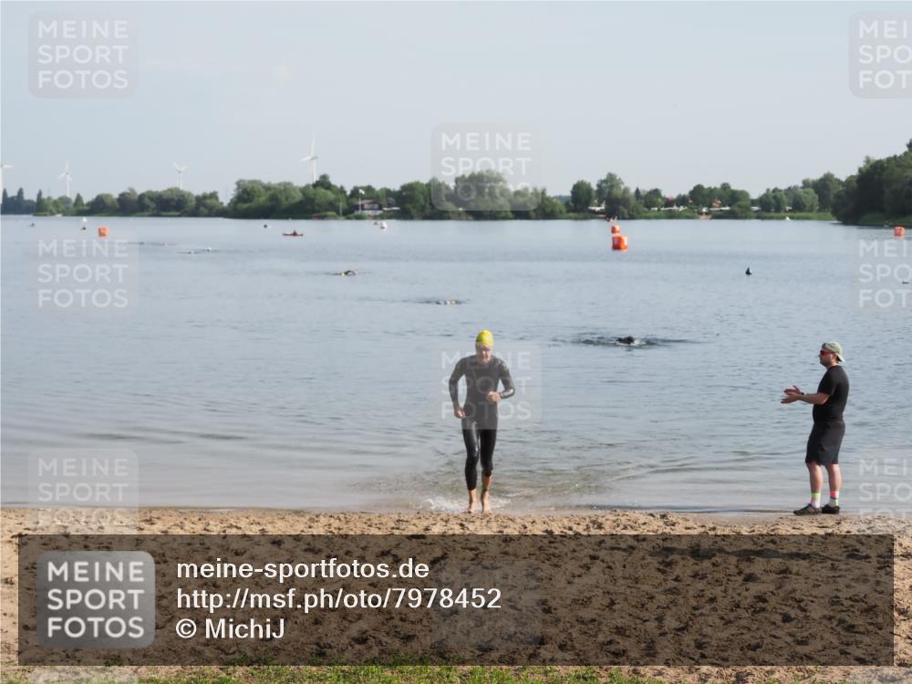 21.06.2025 - 27. Vierlanden-Triathlon MichiJ http://msf.ph/oto/7978452 15.06.2026 08:49:39 Schwimmen 172 meine-sportfotos.de