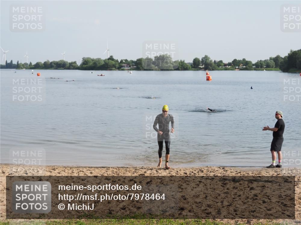 21.06.2025 - 27. Vierlanden-Triathlon MichiJ http://msf.ph/oto/7978464 15.06.2026 08:49:40 Schwimmen 172 meine-sportfotos.de