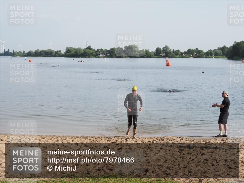 21.06.2025 - 27. Vierlanden-Triathlon MichiJ http://msf.ph/oto/7978466 15.06.2026 08:49:40 Schwimmen 172 meine-sportfotos.de