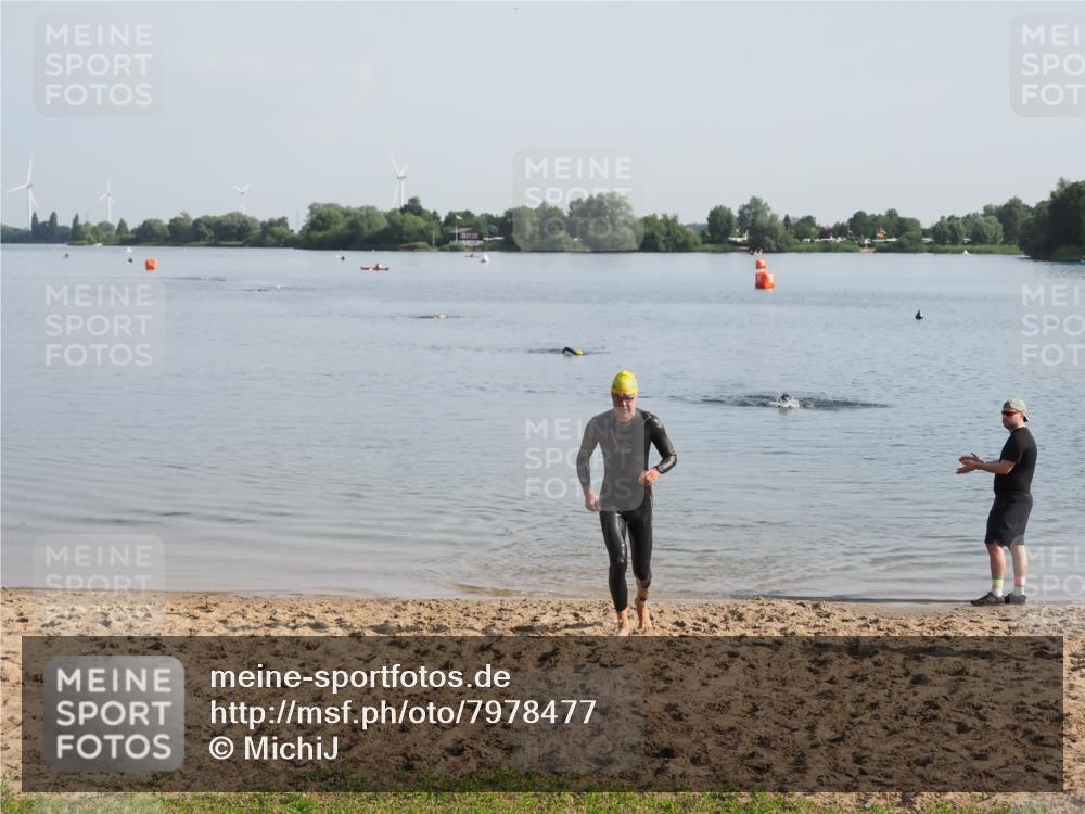 21.06.2025 - 27. Vierlanden-Triathlon MichiJ http://msf.ph/oto/7978477 15.06.2026 08:49:41 Schwimmen 172 meine-sportfotos.de