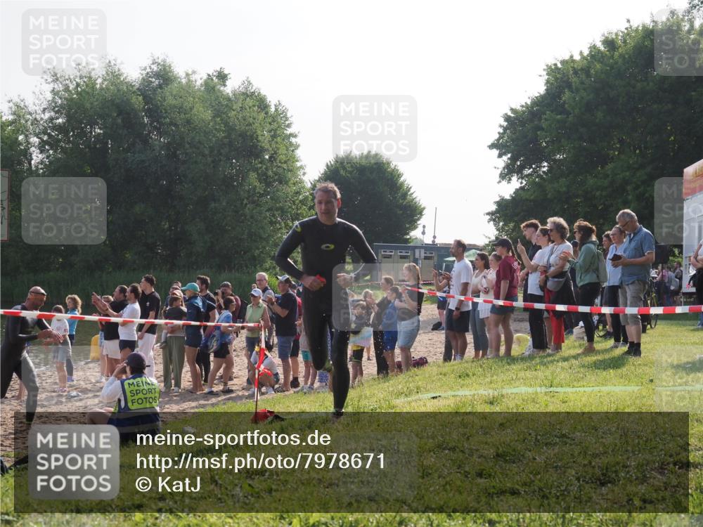 15.06.2025 - 27. Vierlanden-Triathlon KatJ http://msf.ph/oto/7978671 15.06.2025 08:41:06 Schwimmen 99, 114, 129, 147 meine-sportfotos.de