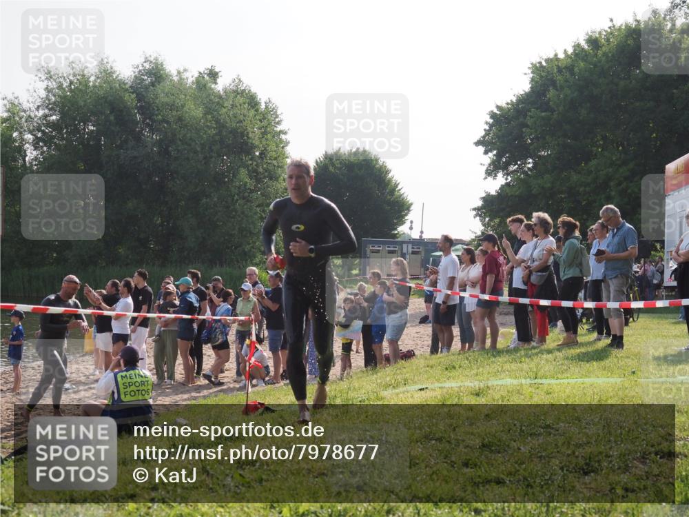 15.06.2025 - 27. Vierlanden-Triathlon KatJ http://msf.ph/oto/7978677 15.06.2025 08:41:07 Schwimmen 99, 109, 114, 129, 147 meine-sportfotos.de