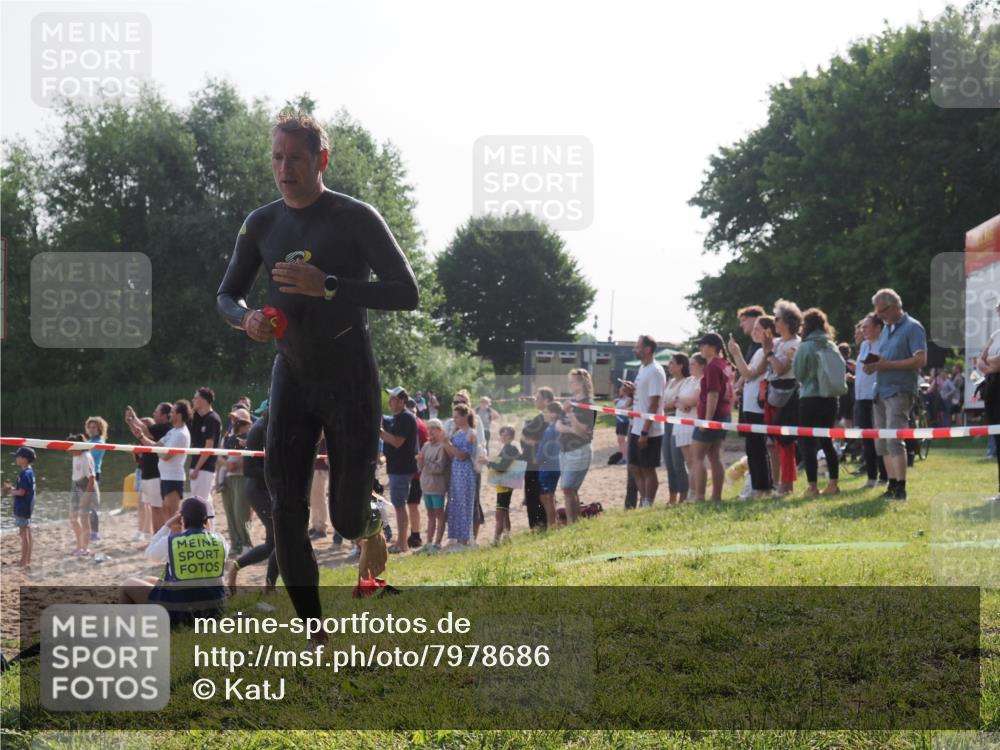 15.06.2025 - 27. Vierlanden-Triathlon KatJ http://msf.ph/oto/7978686 15.06.2025 08:41:07 Schwimmen 99, 109, 114, 129, 147 meine-sportfotos.de