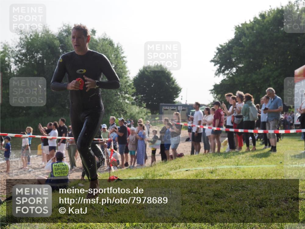 15.06.2025 - 27. Vierlanden-Triathlon KatJ http://msf.ph/oto/7978689 15.06.2025 08:41:08 Schwimmen 99, 109, 114, 129, 147 meine-sportfotos.de