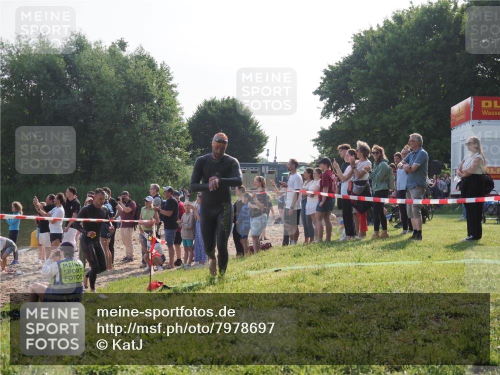 15.06.2025 - 27. Vierlanden-Triathlon KatJ http://msf.ph/oto/7978697 15.06.2025 08:41:09 Schwimmen 99, 109, 114, 129, 138, 147 meine-sportfotos.de