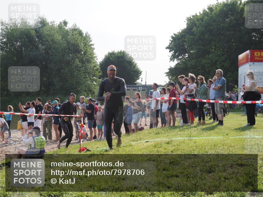 15.06.2025 - 27. Vierlanden-Triathlon KatJ http://msf.ph/oto/7978706 15.06.2025 08:41:10 Schwimmen 99, 109, 114, 129, 138, 147, 176 meine-sportfotos.de