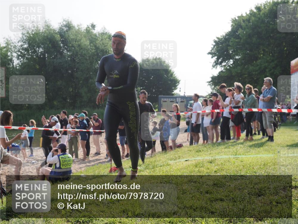 15.06.2025 - 27. Vierlanden-Triathlon KatJ http://msf.ph/oto/7978720 15.06.2025 08:41:11 Schwimmen 99, 109, 114, 129, 138, 147, 176 meine-sportfotos.de