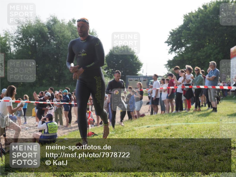 15.06.2025 - 27. Vierlanden-Triathlon KatJ http://msf.ph/oto/7978722 15.06.2025 08:41:11 Schwimmen 99, 109, 114, 129, 138, 147, 176 meine-sportfotos.de