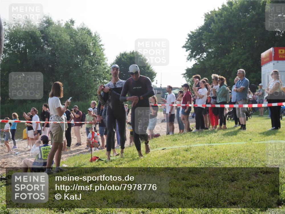 15.06.2025 - 27. Vierlanden-Triathlon KatJ http://msf.ph/oto/7978776 15.06.2025 08:41:15 Schwimmen 22, 99, 109, 111, 129, 138, 147, 176 meine-sportfotos.de