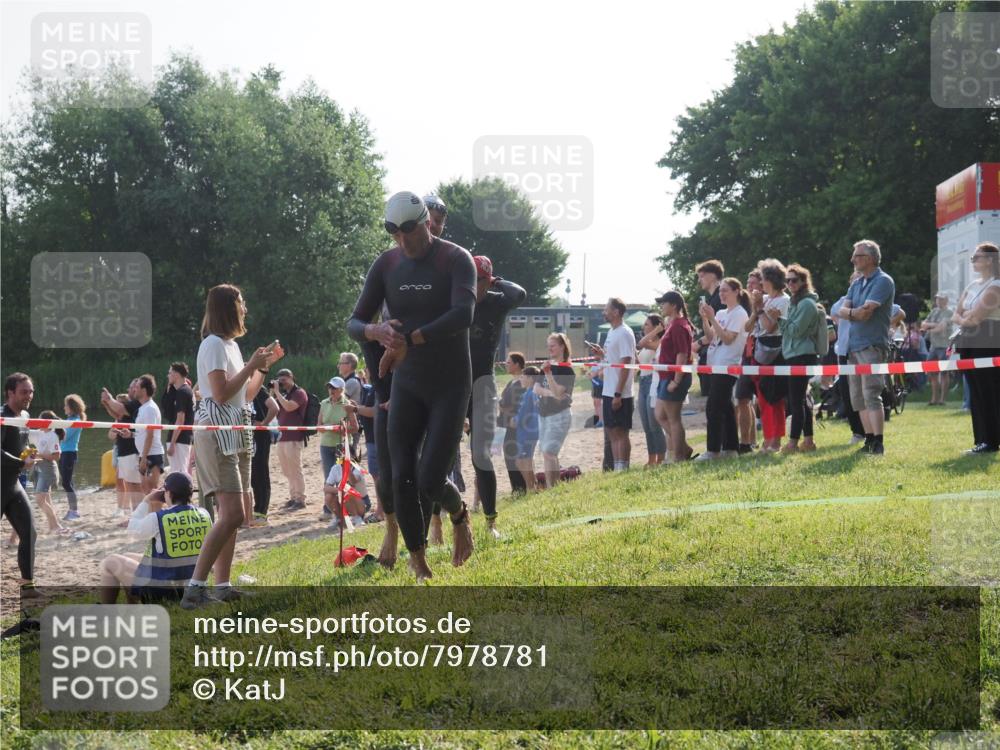 15.06.2025 - 27. Vierlanden-Triathlon KatJ http://msf.ph/oto/7978781 15.06.2025 08:41:16 Schwimmen 22, 99, 109, 111, 129, 138, 147, 176 meine-sportfotos.de