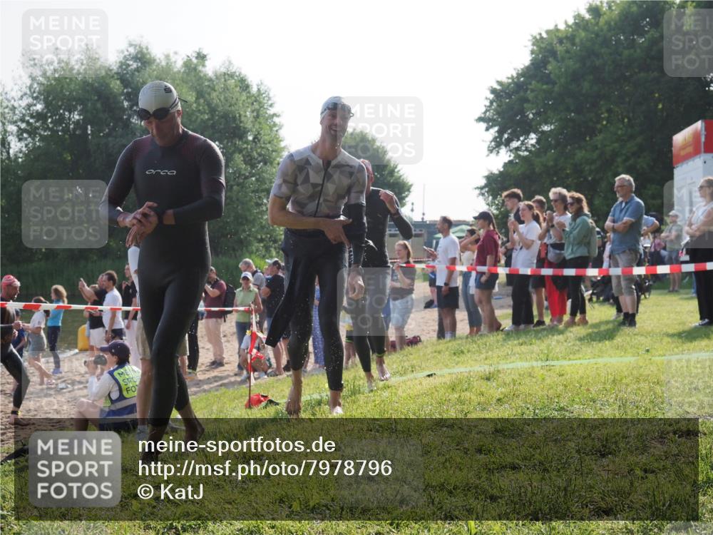 15.06.2025 - 27. Vierlanden-Triathlon KatJ http://msf.ph/oto/7978796 15.06.2025 08:41:17 Schwimmen 22, 109, 111, 129, 138, 147, 176 meine-sportfotos.de