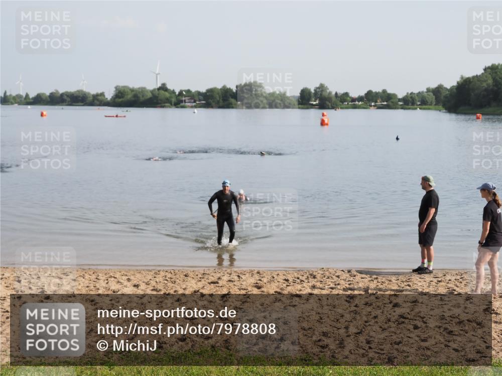 21.06.2025 - 27. Vierlanden-Triathlon MichiJ http://msf.ph/oto/7978808 15.06.2026 08:52:25 Schwimmen  meine-sportfotos.de