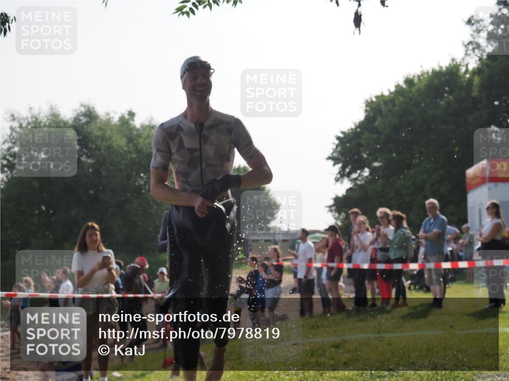15.06.2025 - 27. Vierlanden-Triathlon KatJ http://msf.ph/oto/7978819 15.06.2025 08:41:18 Schwimmen 22, 109, 111, 129, 138, 147, 176 meine-sportfotos.de