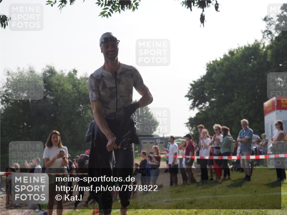 15.06.2025 - 27. Vierlanden-Triathlon KatJ http://msf.ph/oto/7978822 15.06.2025 08:41:18 Schwimmen 22, 109, 111, 129, 138, 147, 176 meine-sportfotos.de