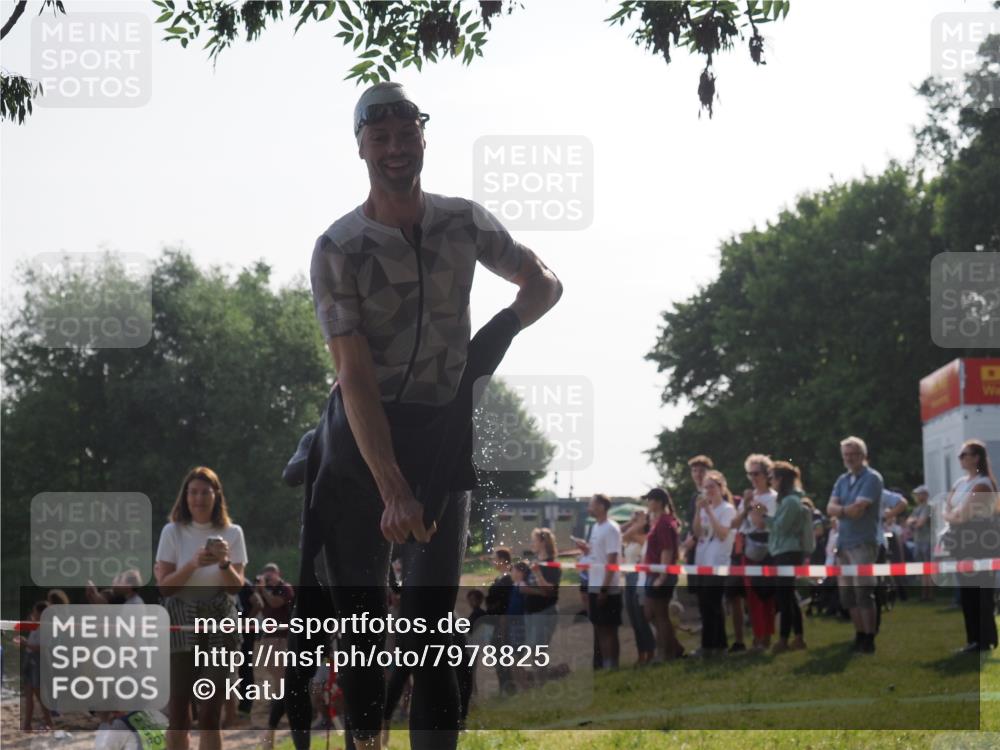 15.06.2025 - 27. Vierlanden-Triathlon KatJ http://msf.ph/oto/7978825 15.06.2025 08:41:19 Schwimmen 22, 109, 111, 129, 138, 147, 176 meine-sportfotos.de