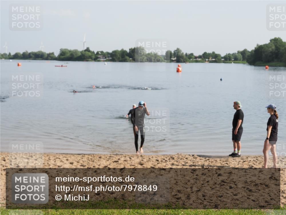 21.06.2025 - 27. Vierlanden-Triathlon MichiJ http://msf.ph/oto/7978849 15.06.2026 08:52:28 Schwimmen 163 meine-sportfotos.de