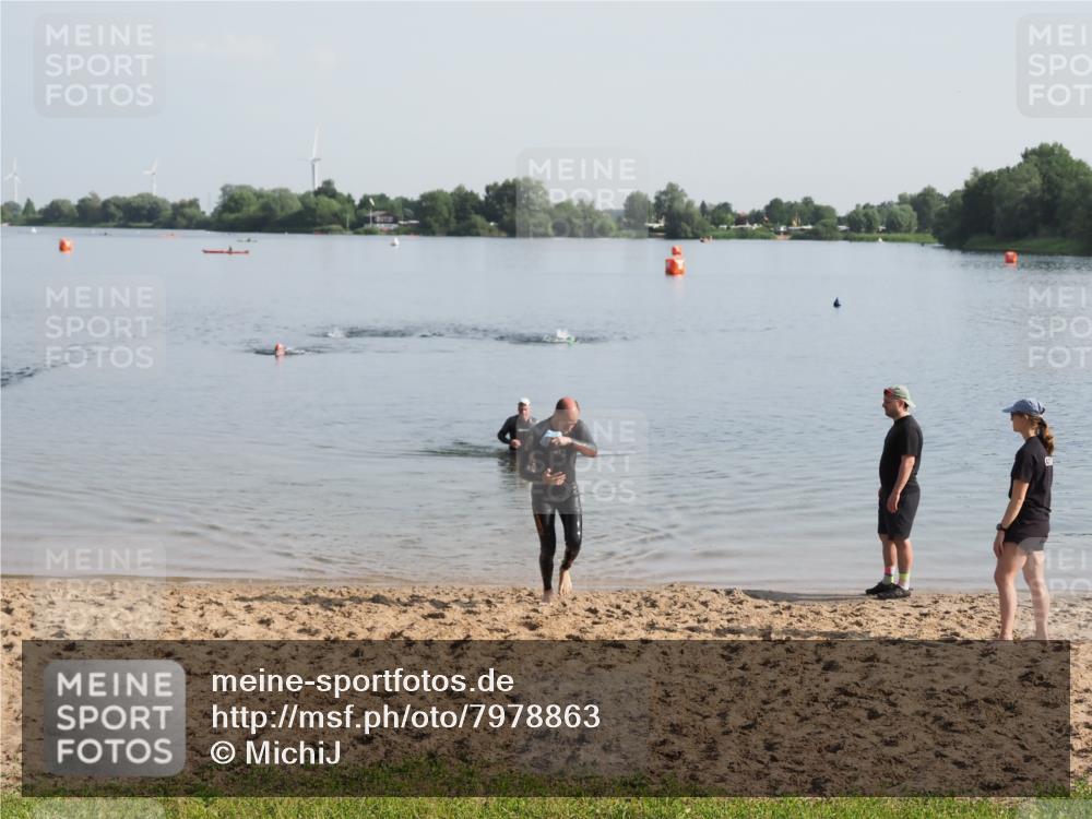 21.06.2025 - 27. Vierlanden-Triathlon MichiJ http://msf.ph/oto/7978863 15.06.2026 08:52:29 Schwimmen 163 meine-sportfotos.de