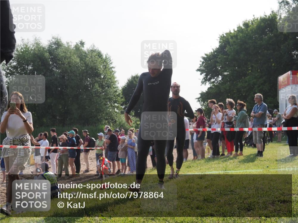 15.06.2025 - 27. Vierlanden-Triathlon KatJ http://msf.ph/oto/7978864 15.06.2025 08:41:22 Schwimmen 22, 109, 111, 138, 176 meine-sportfotos.de