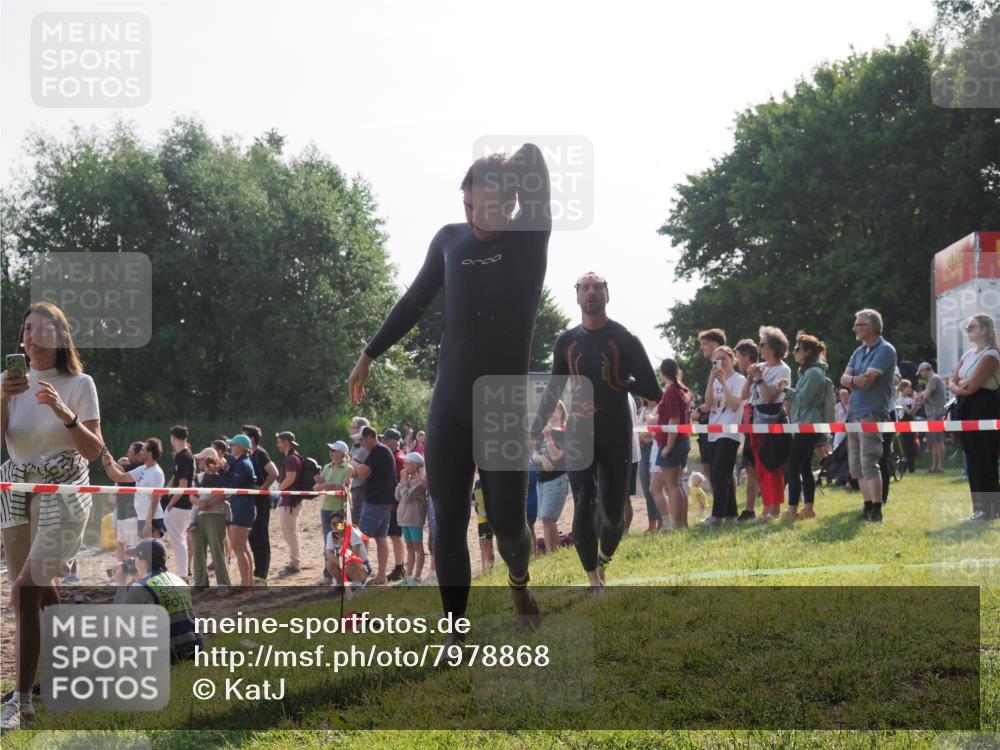 15.06.2025 - 27. Vierlanden-Triathlon KatJ http://msf.ph/oto/7978868 15.06.2025 08:41:22 Schwimmen 22, 109, 111, 138, 176 meine-sportfotos.de