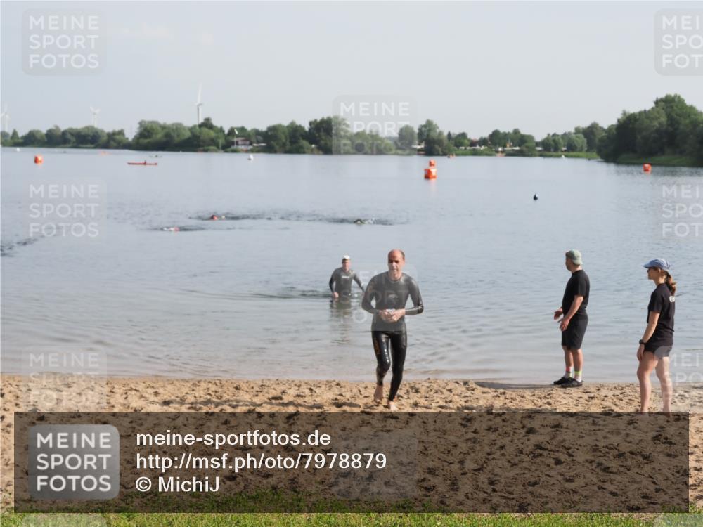 21.06.2025 - 27. Vierlanden-Triathlon MichiJ http://msf.ph/oto/7978879 15.06.2026 08:52:30 Schwimmen 163 meine-sportfotos.de