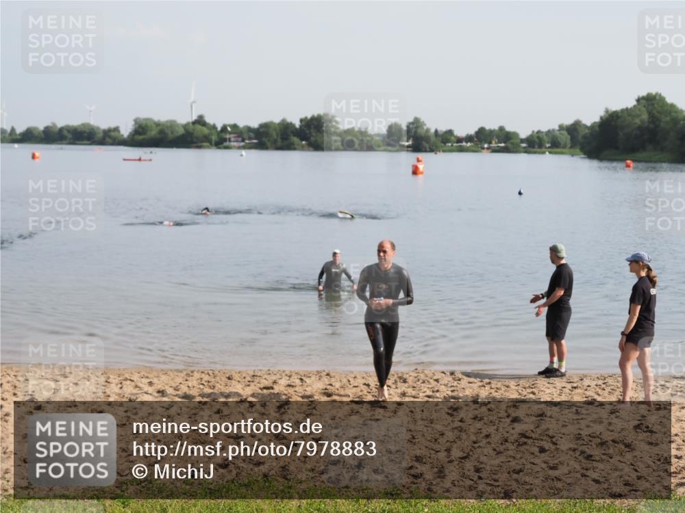 21.06.2025 - 27. Vierlanden-Triathlon MichiJ http://msf.ph/oto/7978883 15.06.2026 08:52:31 Schwimmen 163 meine-sportfotos.de