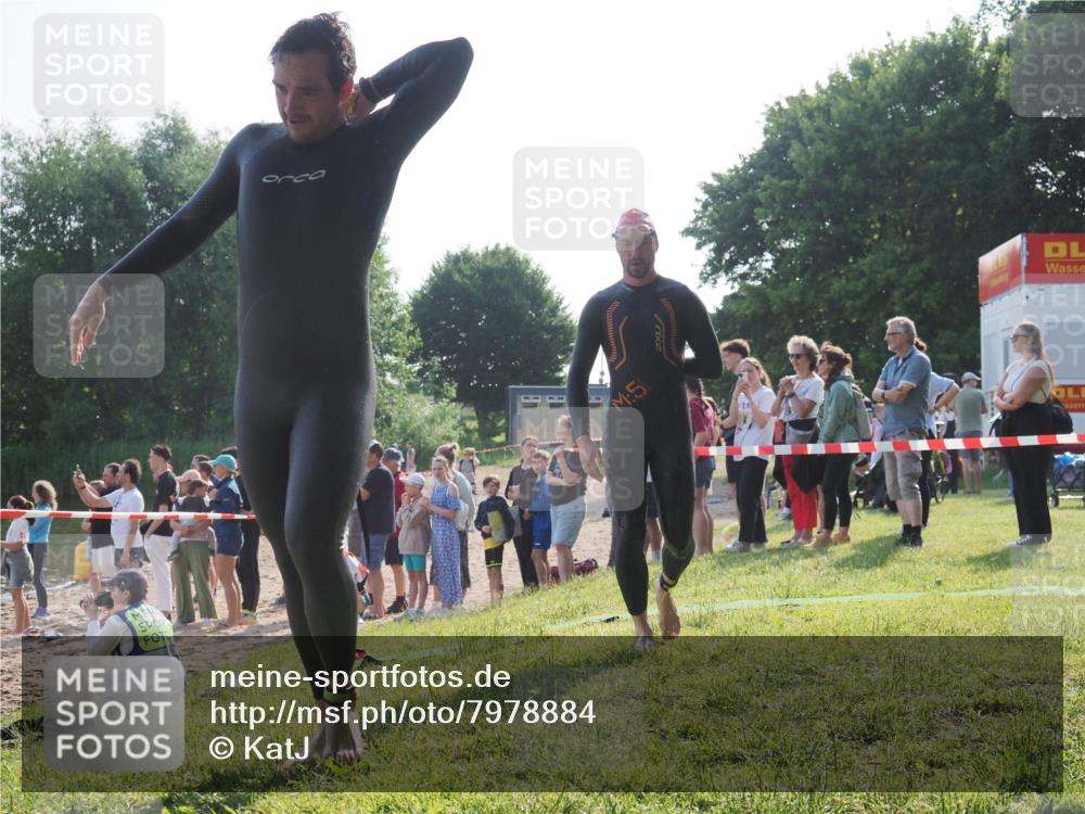 15.06.2025 - 27. Vierlanden-Triathlon KatJ http://msf.ph/oto/7978884 15.06.2025 08:41:23 Schwimmen 22, 109, 111, 138, 176 meine-sportfotos.de