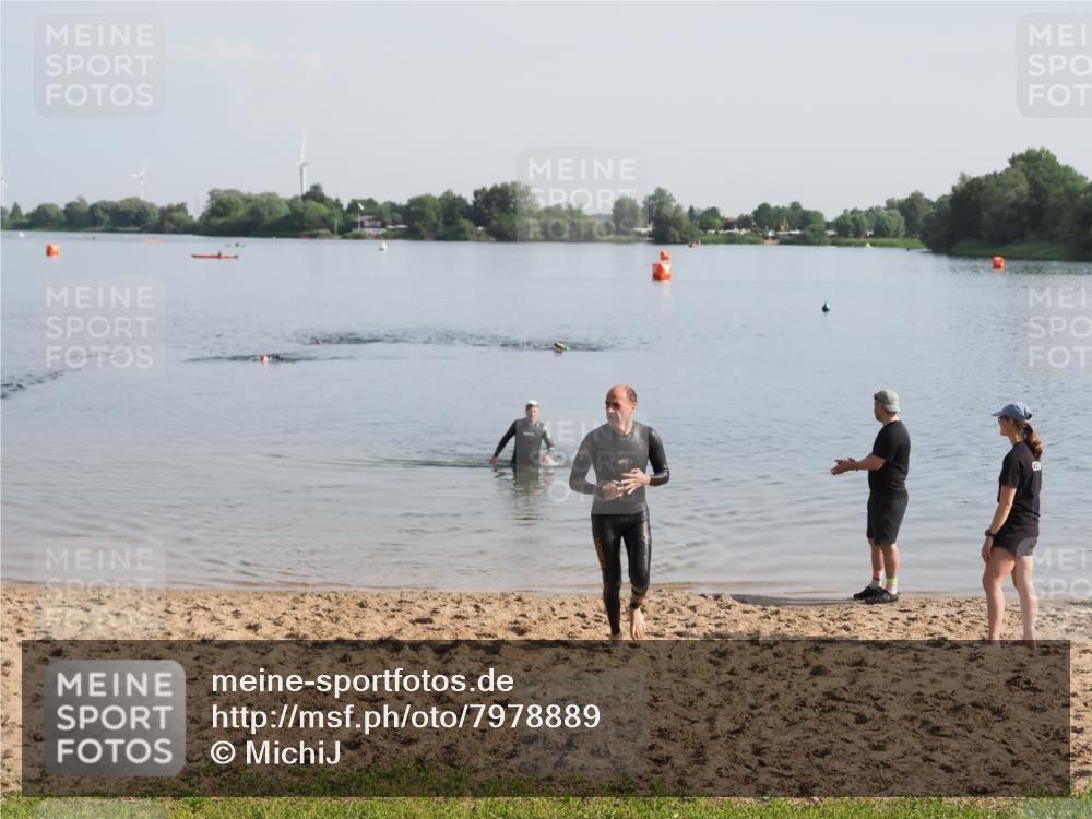 21.06.2025 - 27. Vierlanden-Triathlon MichiJ http://msf.ph/oto/7978889 15.06.2026 08:52:31 Schwimmen 163 meine-sportfotos.de