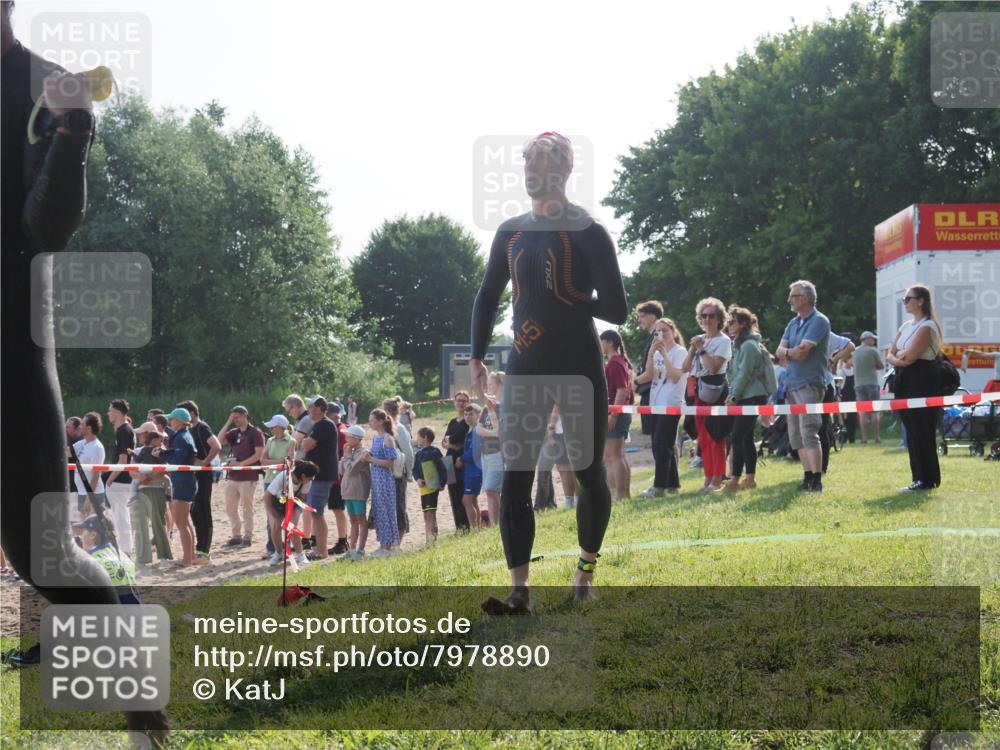 15.06.2025 - 27. Vierlanden-Triathlon KatJ http://msf.ph/oto/7978890 15.06.2025 08:41:24 Schwimmen 22, 111, 138, 176 meine-sportfotos.de