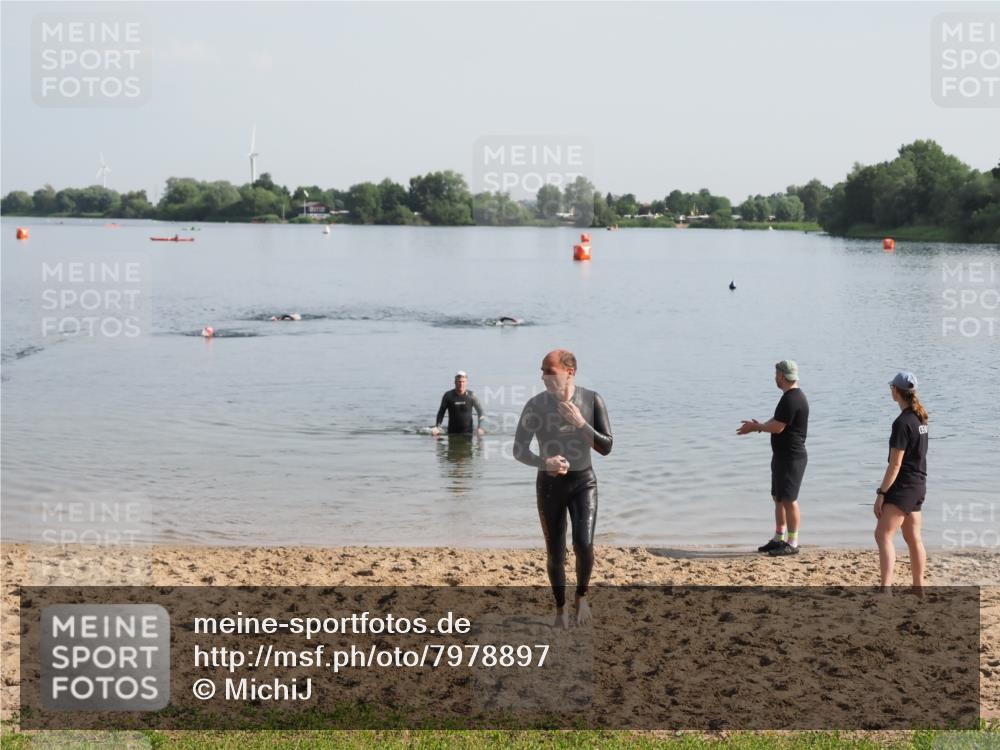 21.06.2025 - 27. Vierlanden-Triathlon MichiJ http://msf.ph/oto/7978897 15.06.2026 08:52:32 Schwimmen 163 meine-sportfotos.de