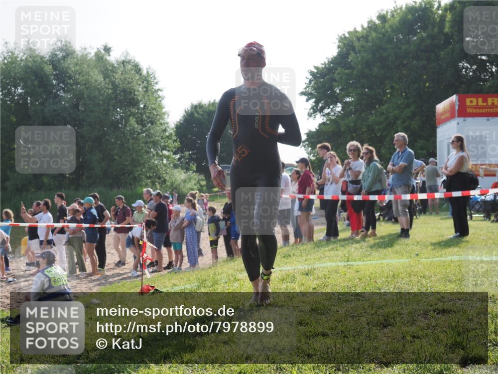 15.06.2025 - 27. Vierlanden-Triathlon KatJ http://msf.ph/oto/7978899 15.06.2025 08:41:24 Schwimmen 22, 111, 138, 176 meine-sportfotos.de